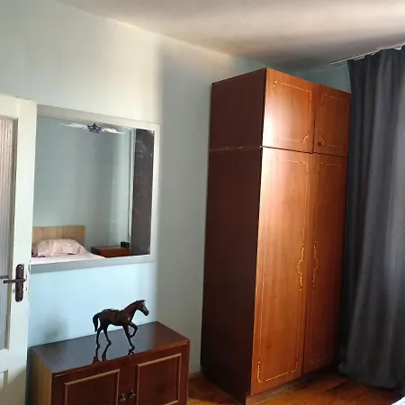 Krone Hostel *