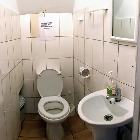 Krone Hostel *